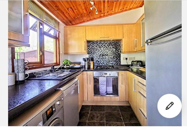 Holiday home Dot's Place 1 *